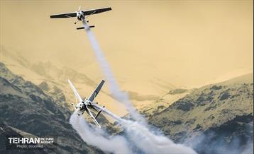 مانور ویژه هواپیماهای فوق سبک بر فراز برج میلاد 8