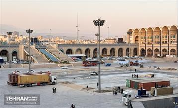 آماده سازی مصلی امام خمینی(ره) در آستانه مراسم وداع با رهبر شهید