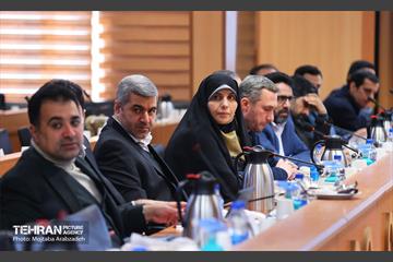 نشست بررسی نحوه توزیع قبوض عوارض نوسازی و پسماند 7
