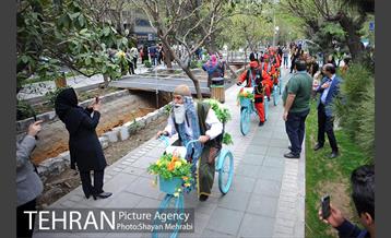 نوروزگاه هنر در پیاده‌راه بلوار کشاورز 26