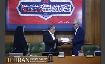 ارائه لایحه برنامه سوم توسعه شهر تهران توسط شهردار به شورای شهر  23