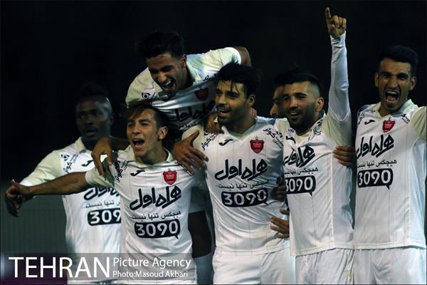 دیدار نقت تهران و پرسپولیس تهران در لیگ برتر فوتبال 22