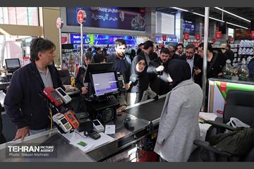 بازدید سخنگوی دولت از بازار میوه و تره‌بار و شهروند جلال آل احمد 2