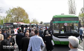 خدمات‌رسانی شهرداری تهران در نماز عید فطر مصلی تهران 15