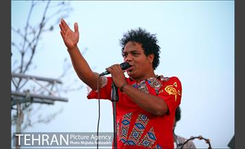 اجرای گروه موسیقی لیان در برج میلاد 10