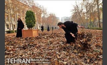 سومین رویداد هنری "پاییز برگ" در میدان مشق 22