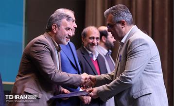 آیین تجلیل از برگزیدگان مناطق 22 گانه 16