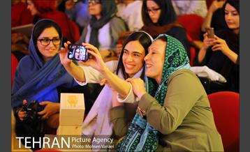 نخستین جایزه هنری قلب تهران 22