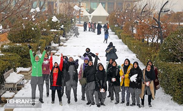 تهران برفی از نمای برج میلاد 62