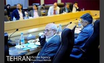 دومین جلسه هم اندیشی نخبگان شهر تهران با شهردار تهران 32