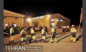 شروع بکار نیروهای خدمات شهری بعد از پایان مراسم ارتحال امام خمینی (ره) 14