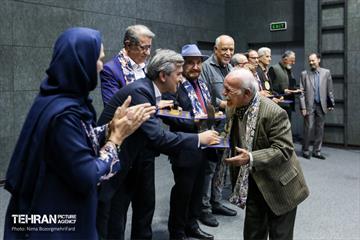 افتتاح دومین نمایشگاه «بی‌انتهاتر از عشق»