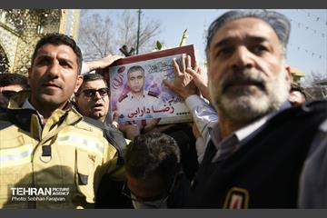 تشییع پیکر شهید آتش‌نشان «قریب رضا دارابی» 20