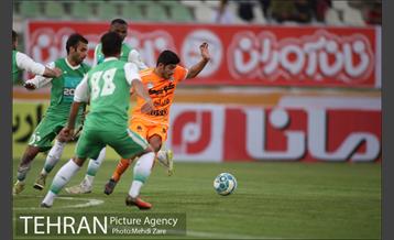 دیدار تیم های فوتبال سایپا و ماشین سازی تبریز