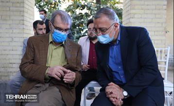 نشست صمیمی شهردار تهران با اهالی شعر و ادب 1