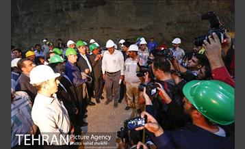 مراسم اتصال جبهه های حفاری شمالی و جنوبی تونل زیر گذر استادمعین 9