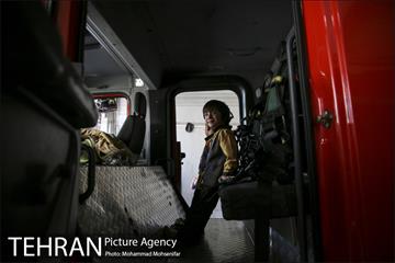 پذیرایی ایستگاه های آتش نشانی از شهروندان و دانش آموزان 8