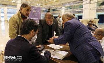 میز خدمت حراست شهرداری تهران در نماز جمعه 4