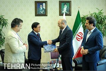 دیدار میهمانان خارجی حاضر در اجلاس جهانی شوراها و شهرداران با رییس مرکز ارتباطات و امور بین الملل شهرداری تهران 31