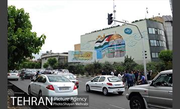 رونمایی از دیوار نگاره قدس در بزرگراه مدرس 17