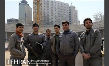 بازدید هنرمندان از بروژه بلازای ولیعصر 16