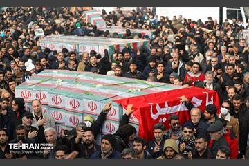 تشییع پیکر ۲۰۰ شهید گمنام دفاع مقدس در تهران 68