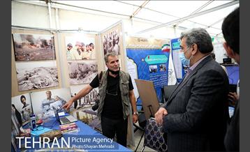 بازدید شهردار تهران از نمایشگاه دفاع مقدس 11