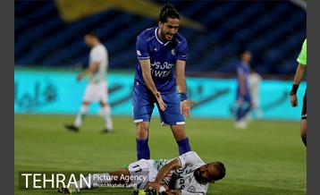 دیدار تیم های فوتبال استقلال تهران و ذوب آهن اصفهان 18