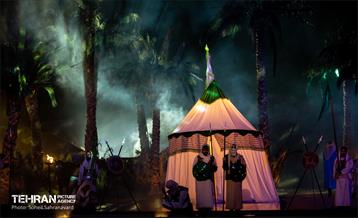 نمایش «تنهاتر از مسیح» 33