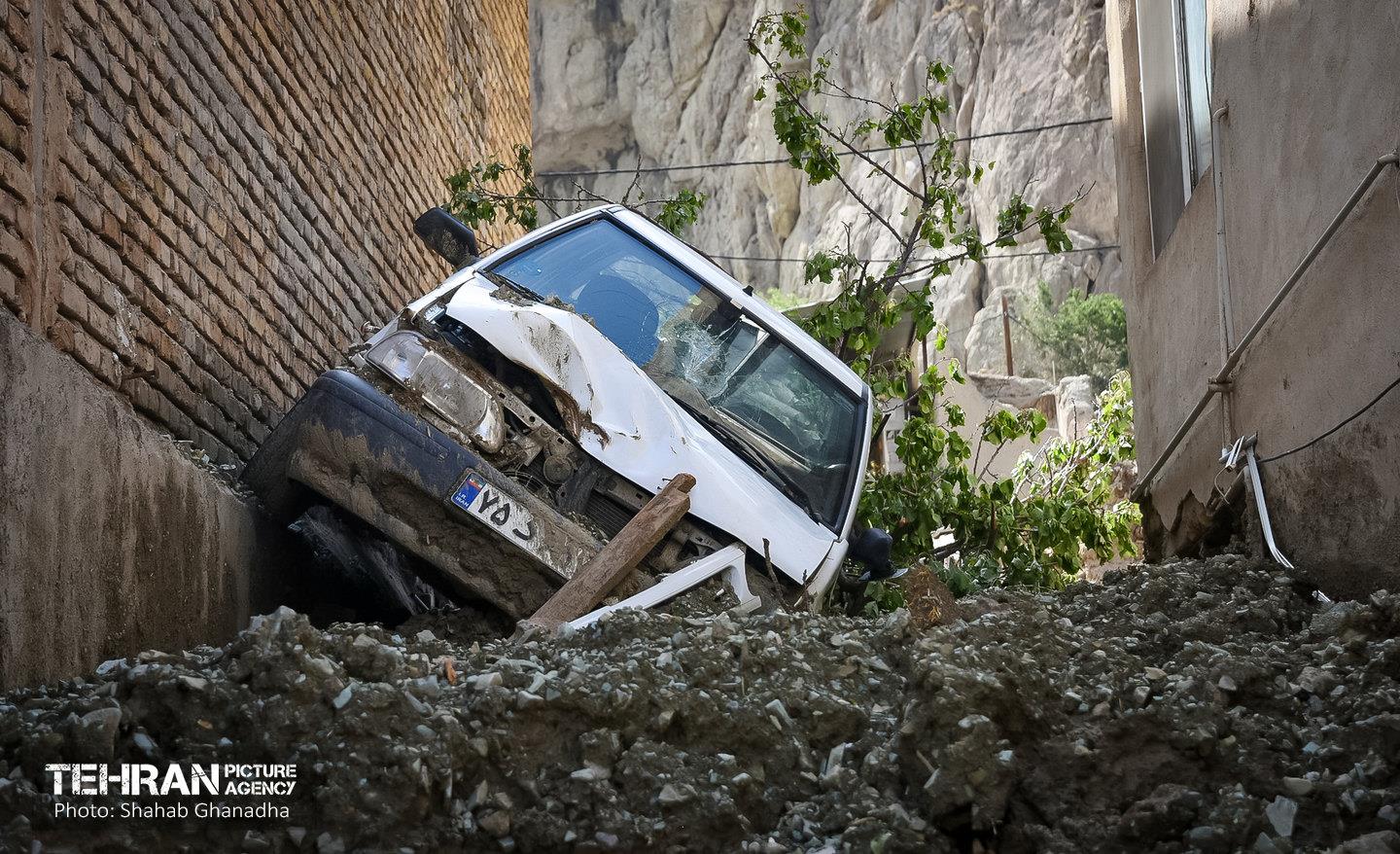امداد رسانی شهرداری منطقه 14 به مناطق سیل زده فیروزکوه 20