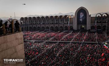 مراسم اقامه نماز بر پیکر آقای شهید ایران 3