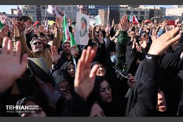 اجتماع مردم تهران در پی شهادت رهبر انقلاب - 1 47