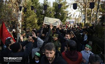 تشییع پیکر شهید گمنام در منطقه ۲۱