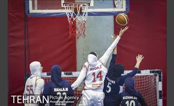 دیدار تیم های بسکتبال مهرام و گاز تهران 12
