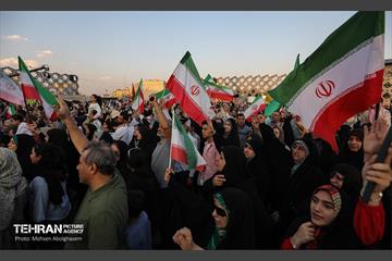 مهمانی ۱۰ کیلومتری عید غدیر در تهران - 1 5