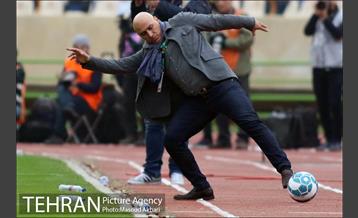 دیدار تیم های فوتبال استقلال و پرسپولیس