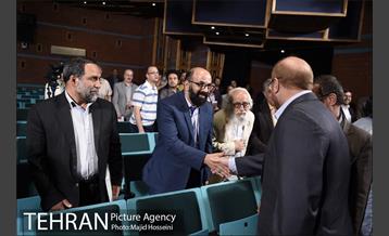 دیدار شهردار تهران با هنرمندان و رونمایی از قرآن خطی 9