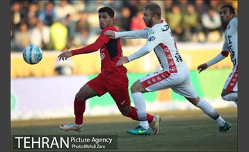 دیدار پدیده و پرسپولیس در لیگ برتر فوتبال 13