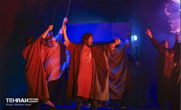 نوانمایش‌ هامان در برج‌ میلاد تهران 11