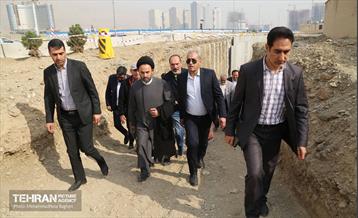 بازدید عضو شورای شهر از پروژه‌های منطقه ۲۲ 11