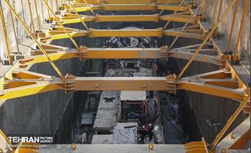 مونتاژ قطعه اصلی دومین دستگاه TBM خط 10 35