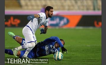 دیدار استقلال و گسترش فولاد در لیگ برتر فوتبال 19