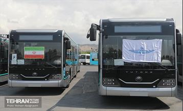 نشست خبری مشترک سخنگوی شهرداری و مدیرعامل شرکت واحد اتوبوسرانی 32