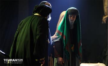 نمایش آیینی خانه ای از گل و اندوه 30