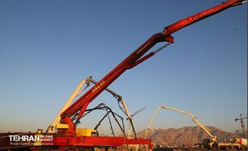 بتن‌ریزی در ابرپروژه ۸۰۰۰ واحدی مسکن آتش‌نشانان تهران 9