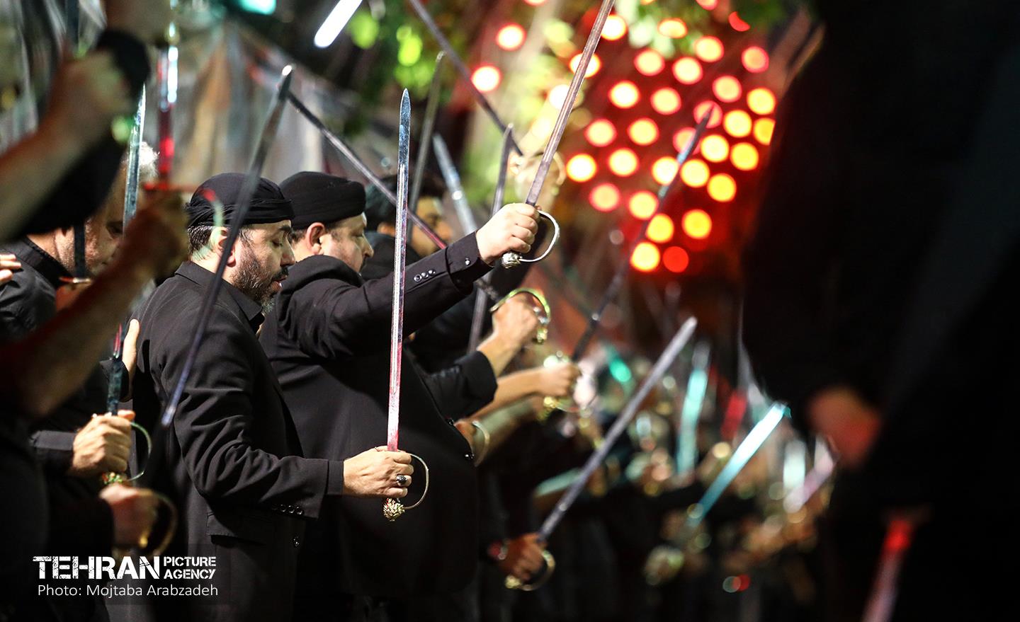 رژه‌ی شاه حسین گویان مکتب تشیع 17