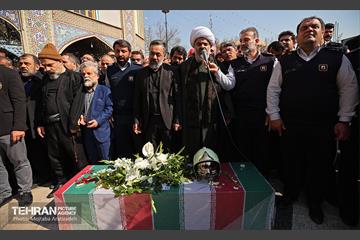 تشییع پیکر شهید آتش‌نشان «قریب رضا دارابی» -1 13