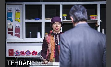 نمایش اطلسی های لگدمال شده 2