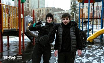 روز برفی در منطقه 8 11