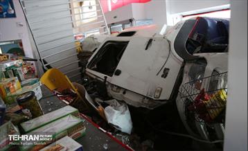 ورود تانکر حامل سوخت به فروشگاه 4